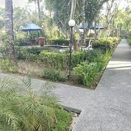 Segara Anak Bungalow & Restaurant Kuta  Екстер'єр фото