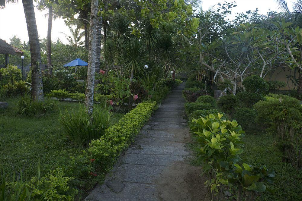 Segara Anak Bungalow & Restaurant Kuta  Екстер'єр фото