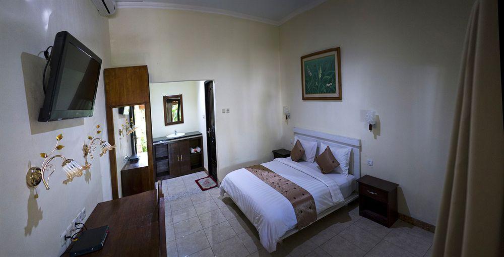 Segara Anak Bungalow & Restaurant Kuta  Екстер'єр фото