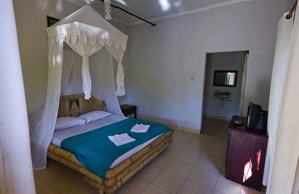 Segara Anak Bungalow & Restaurant Kuta  Екстер'єр фото