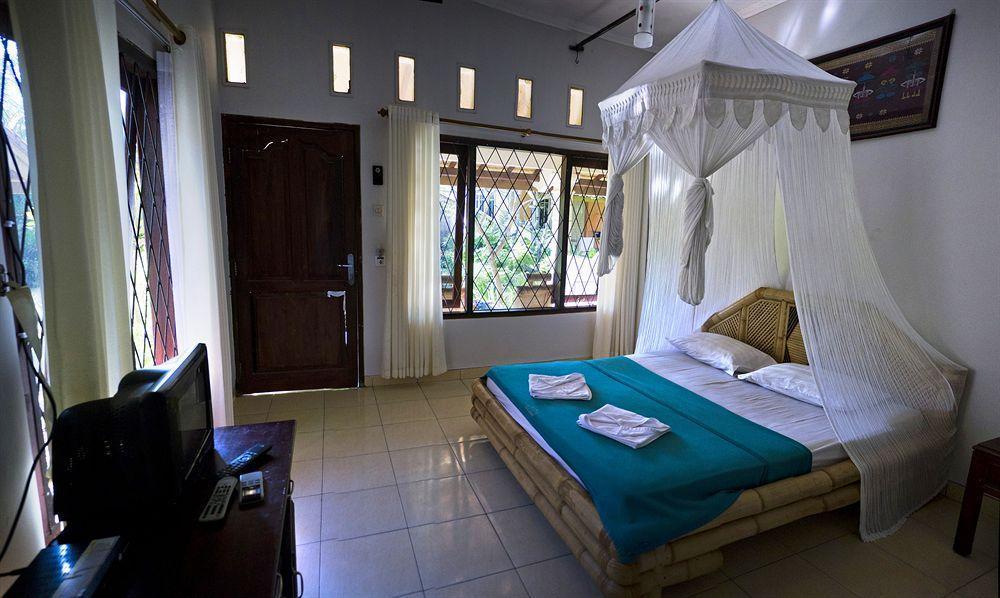 Segara Anak Bungalow & Restaurant Kuta  Екстер'єр фото