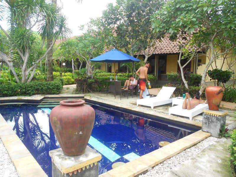 Segara Anak Bungalow & Restaurant Kuta  Екстер'єр фото