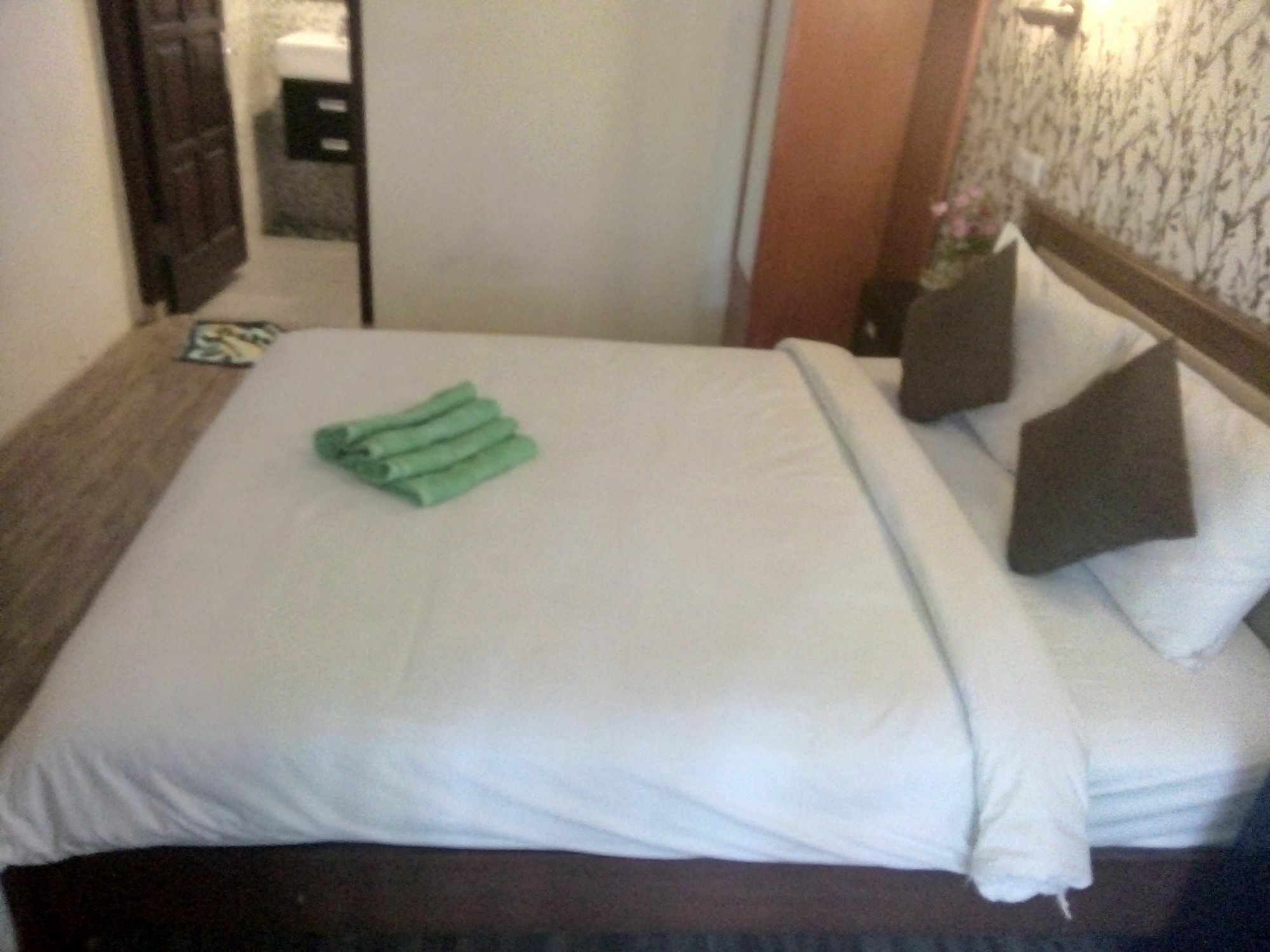 Segara Anak Bungalow & Restaurant Kuta  Екстер'єр фото
