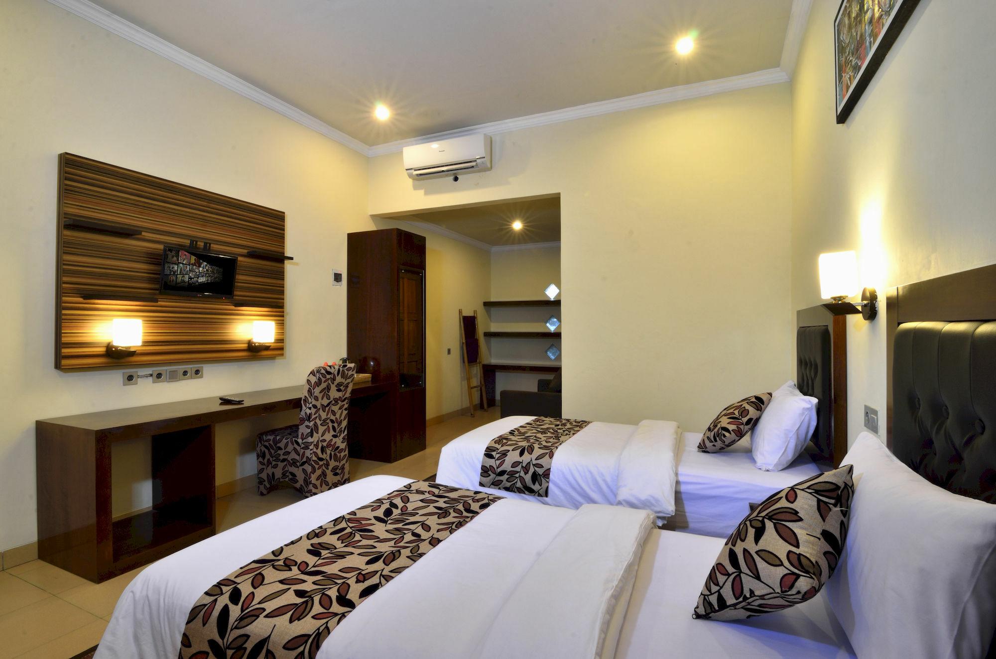 Segara Anak Bungalow & Restaurant Kuta  Екстер'єр фото