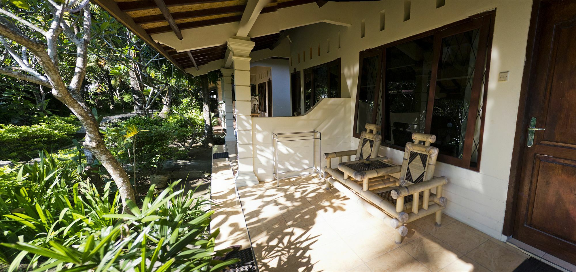 Segara Anak Bungalow & Restaurant Kuta  Екстер'єр фото