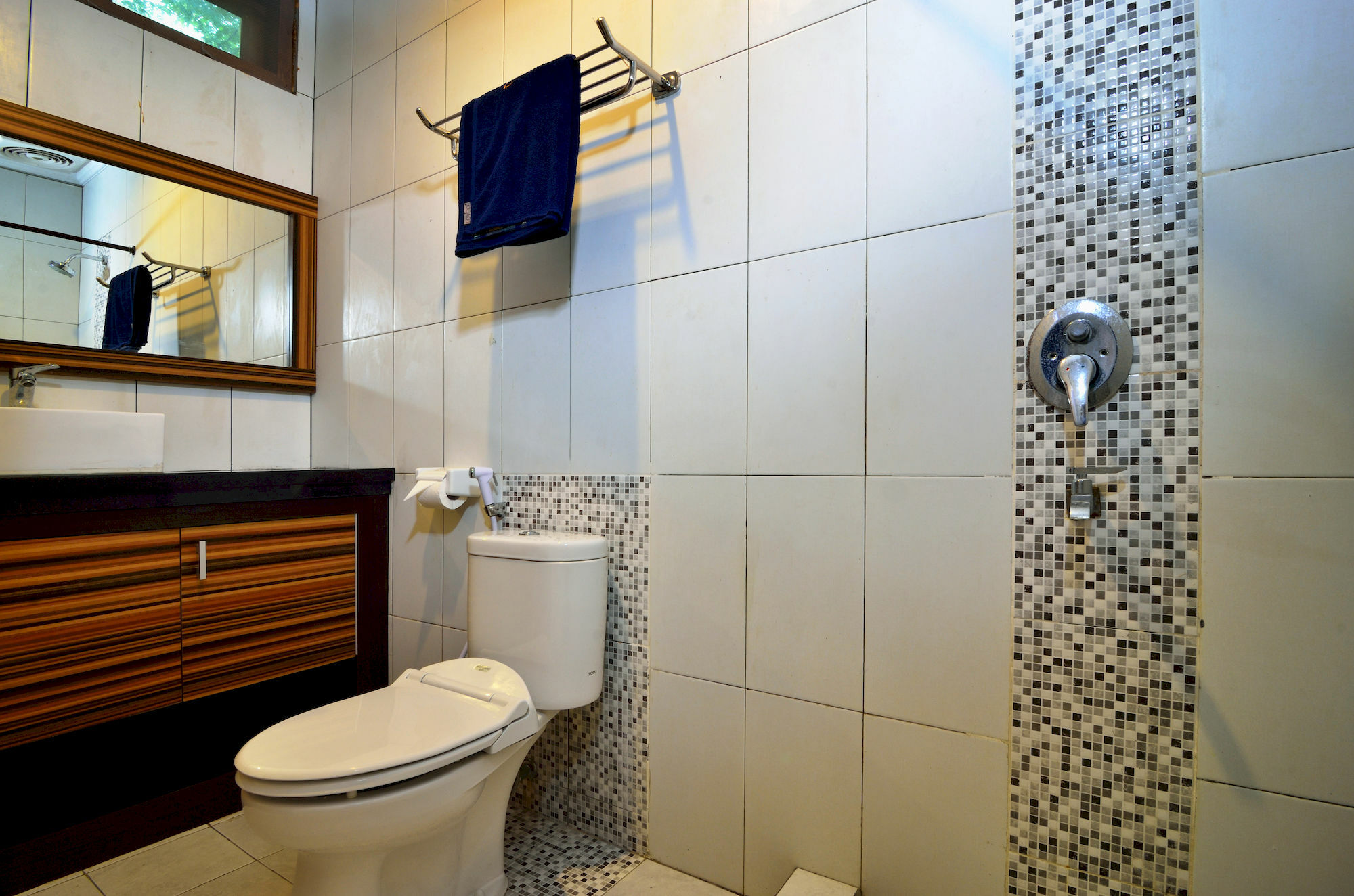 Segara Anak Bungalow & Restaurant Kuta  Екстер'єр фото