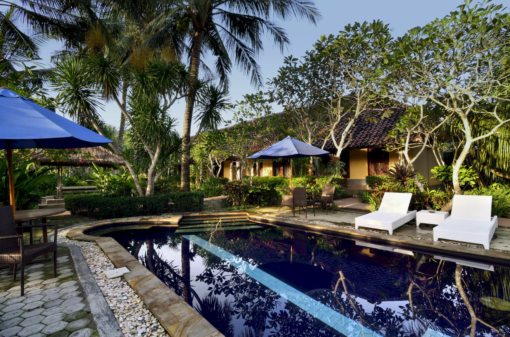 Segara Anak Bungalow & Restaurant Kuta  Екстер'єр фото