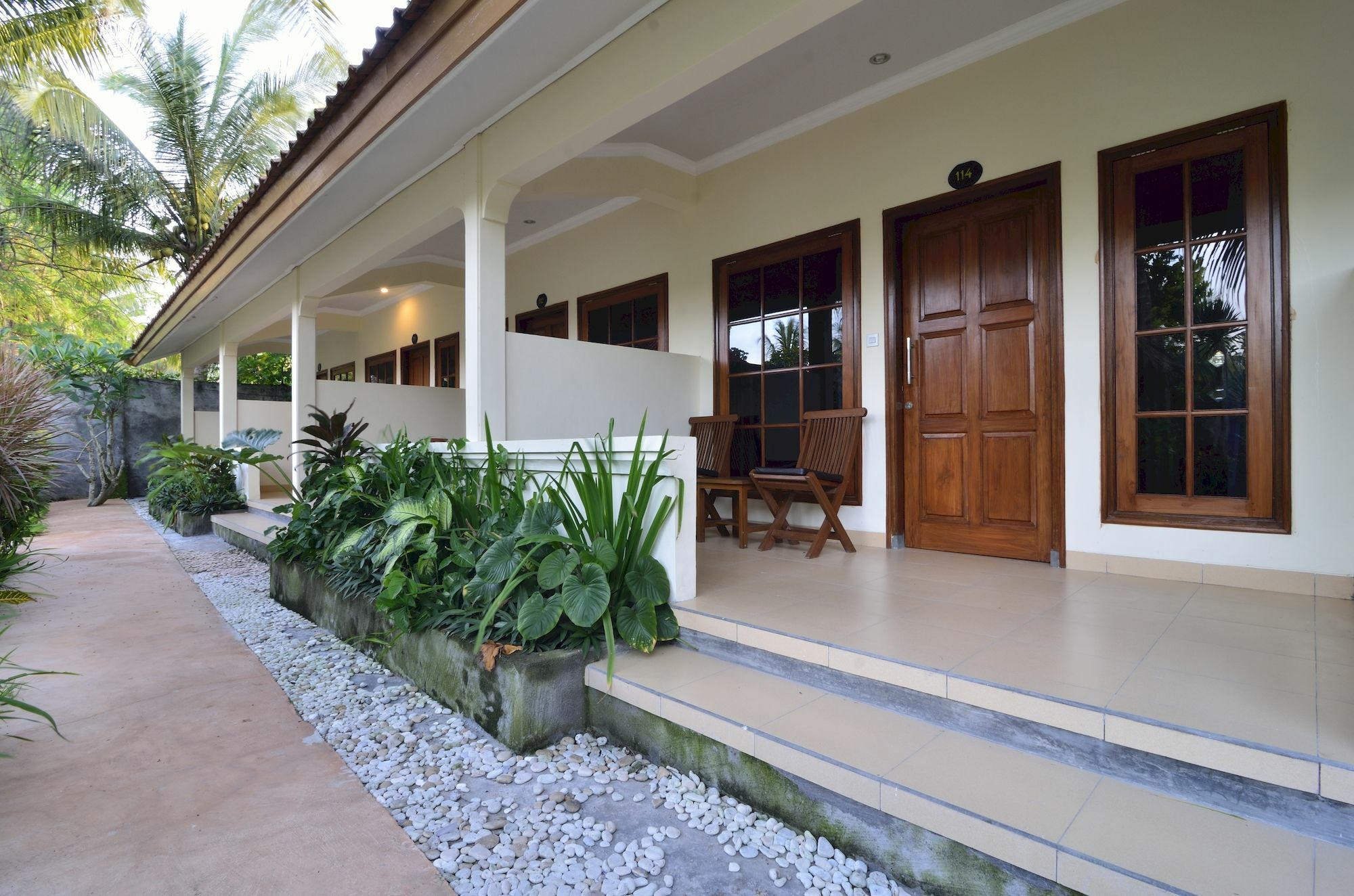 Segara Anak Bungalow & Restaurant Kuta  Екстер'єр фото